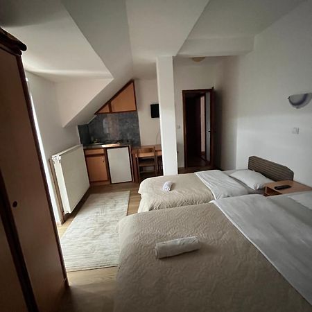 Hotel Lovac Žabljak Esterno foto