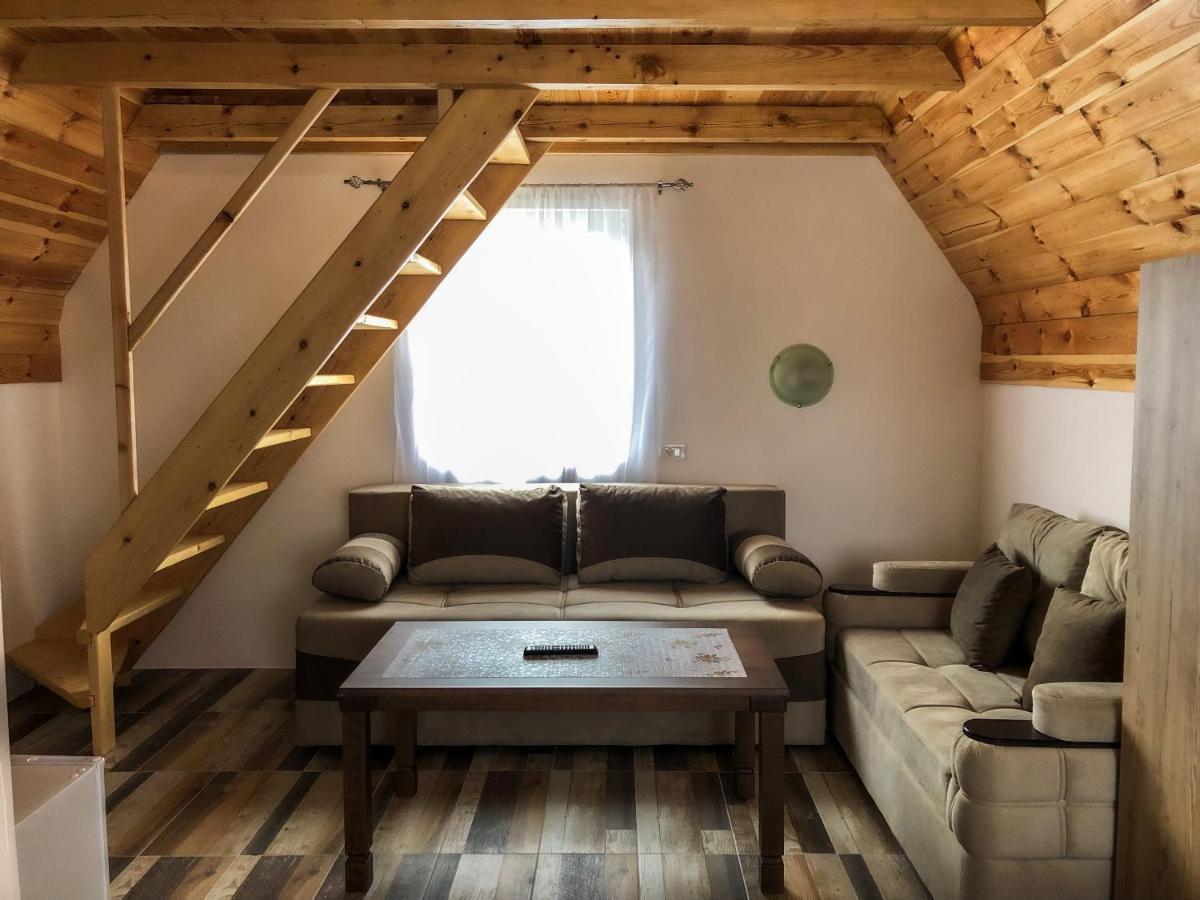 Hotel Lovac Žabljak Esterno foto