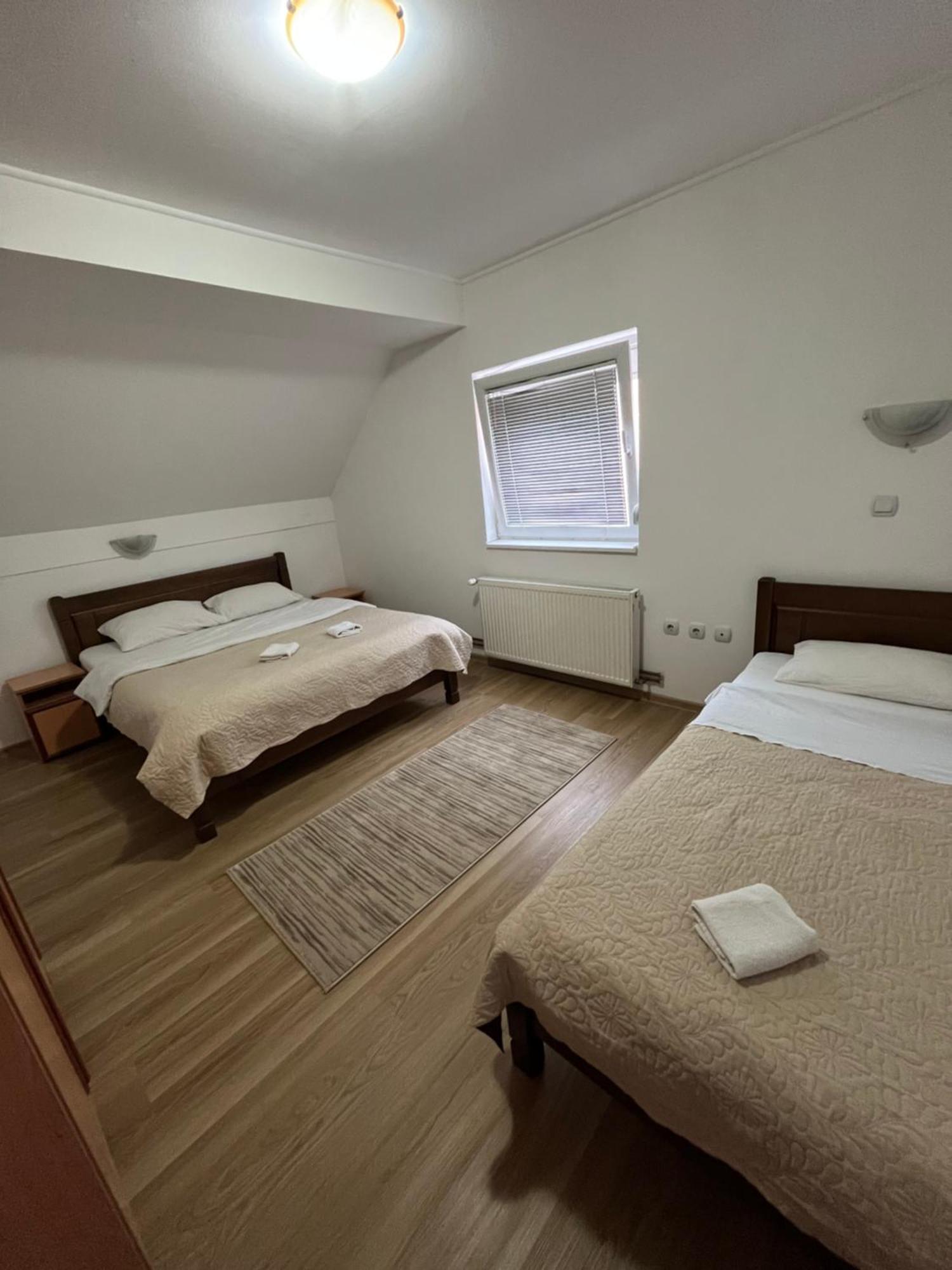 Hotel Lovac Žabljak Esterno foto