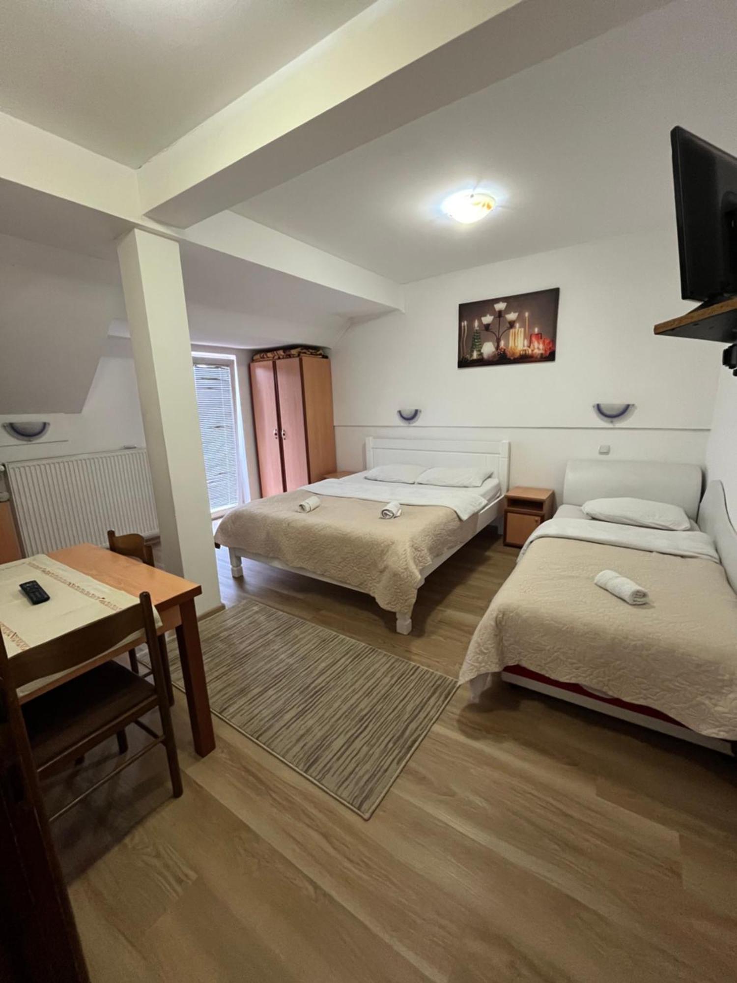 Hotel Lovac Žabljak Esterno foto