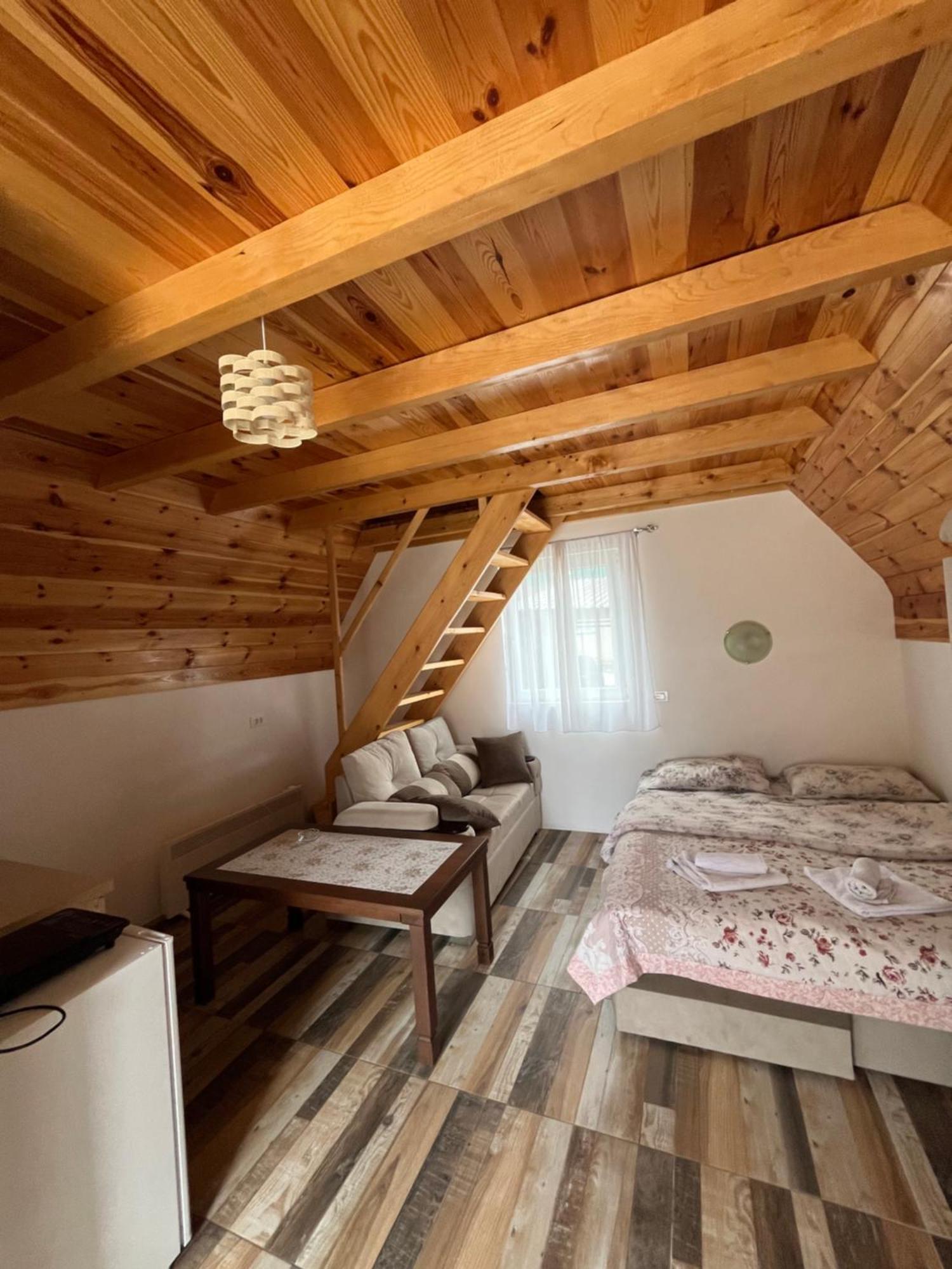 Hotel Lovac Žabljak Esterno foto