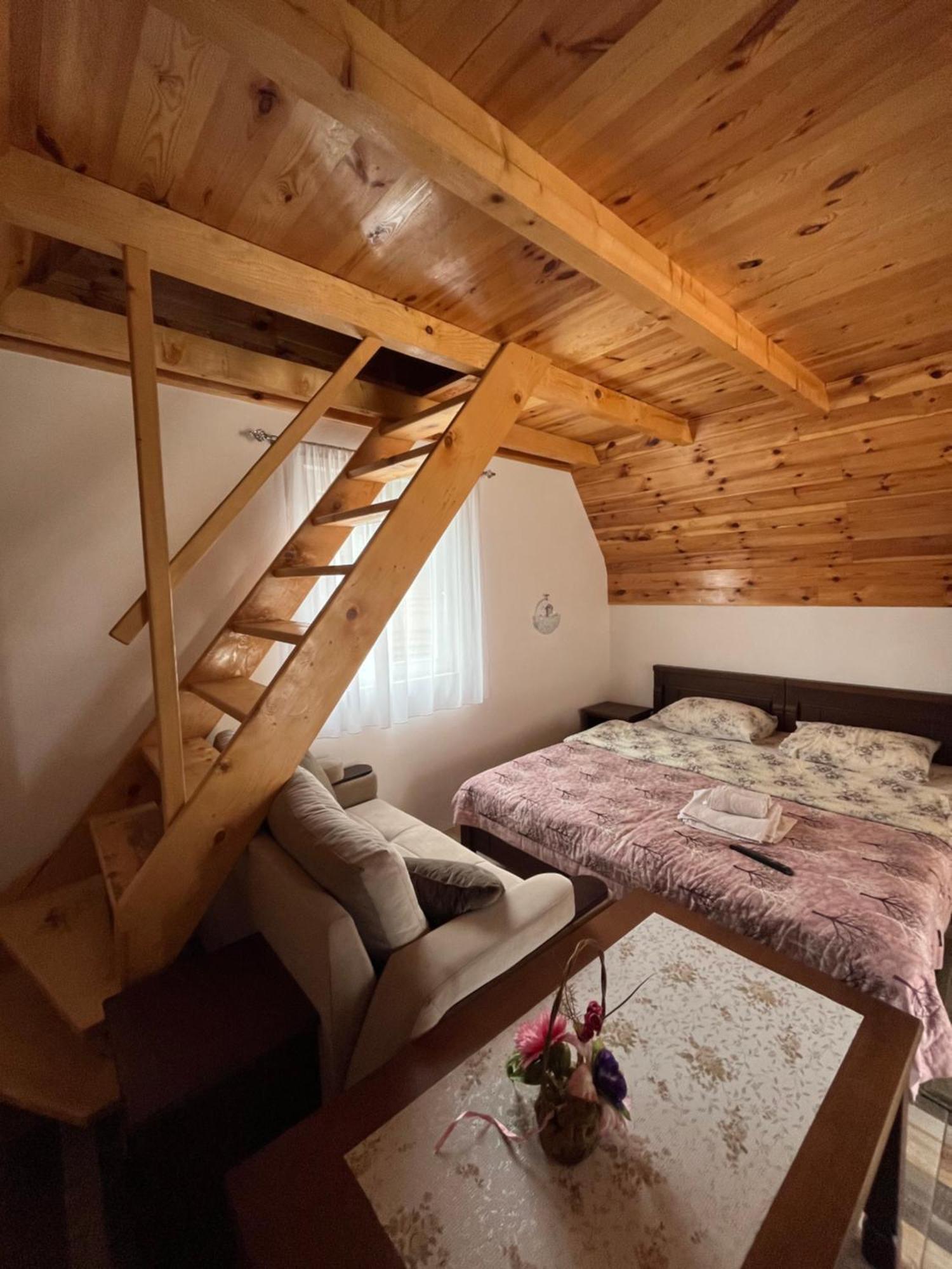 Hotel Lovac Žabljak Esterno foto