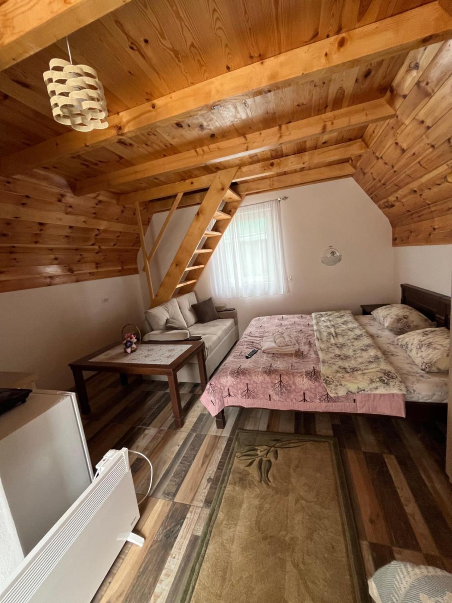 Hotel Lovac Žabljak Esterno foto